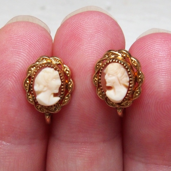 Vintage Jewelry - 12k Gold Filled Carved Vintage Cameo Earrings